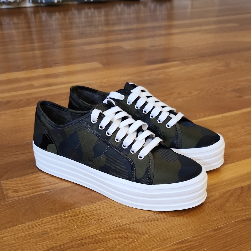Gianni Bini Green Camo Platform Sneakers
